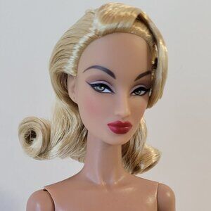 Integrity Toys Fashion Royalty East 59th Seeing the Sights Maeve